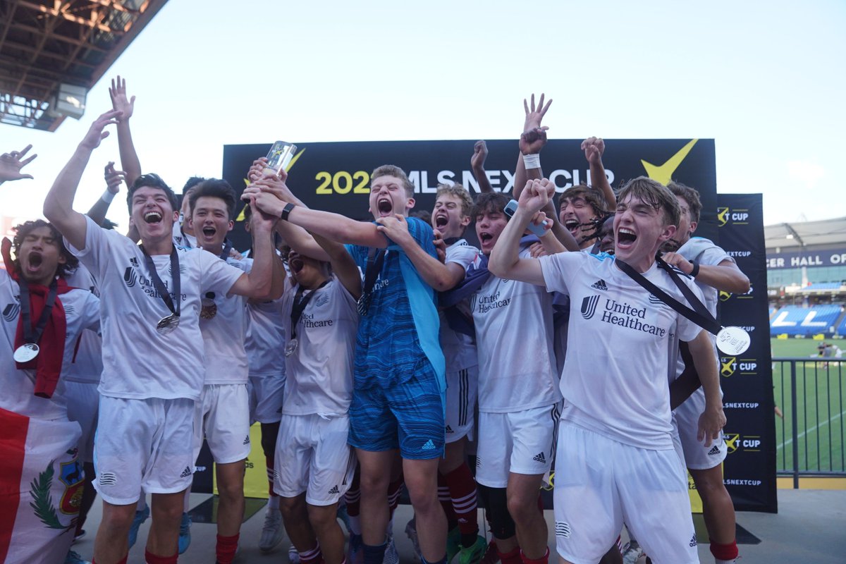 “[Our GK coach] was telling our team about how the other teams used to go to these tournaments and we’d lose 9-0 and 6-1...

“And here we are winning the national championship, and he was in tears.”

An exclusive look inside the #NERevs Academy thebentmusket.com/2022/8/8/23290…