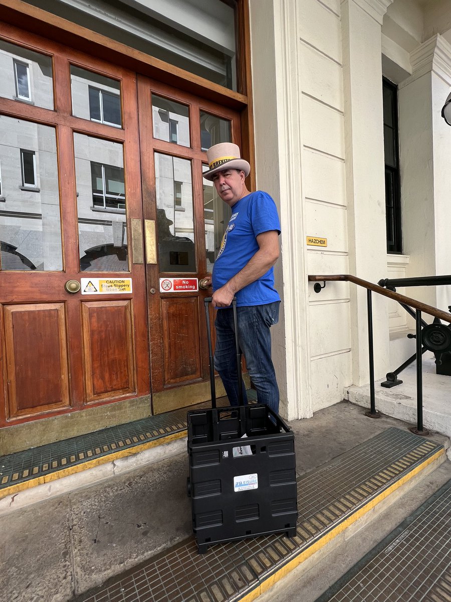 snb19692's tweet photo. Oh what a surprise! I’m meeting a police officer at Charring Cross police station to retrieve 2 x amplifiers. No further action! Well not from them anyway 🤣🤣🤣 https://t.co/Lm7fkhuy5z