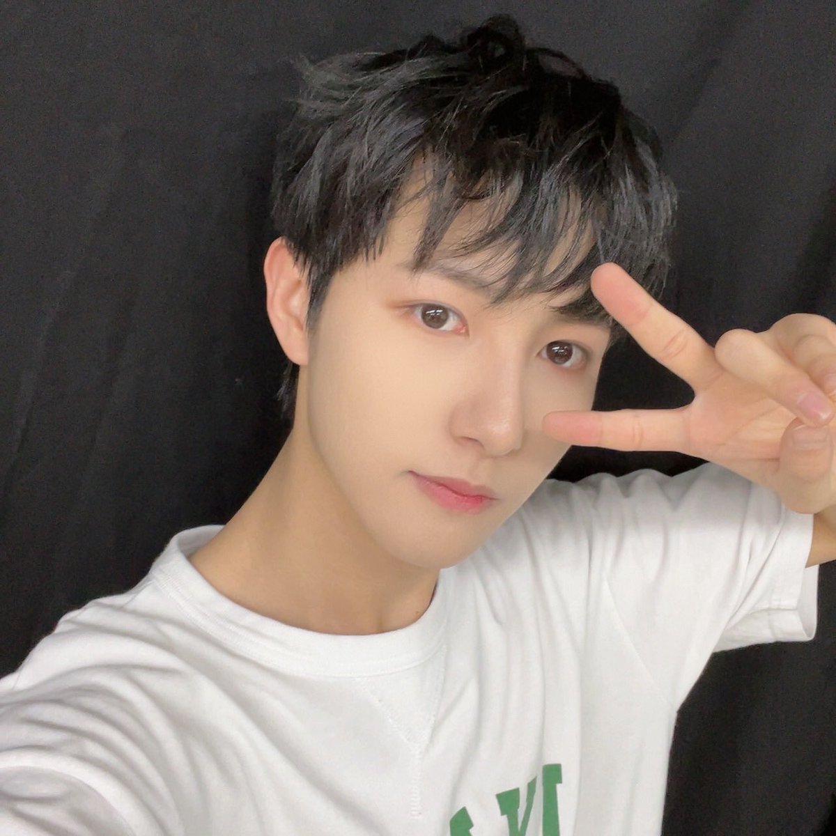 hrjoone's tweet photo. his hair thoo 😳😳 https://t.co/yqsPs3uO4m