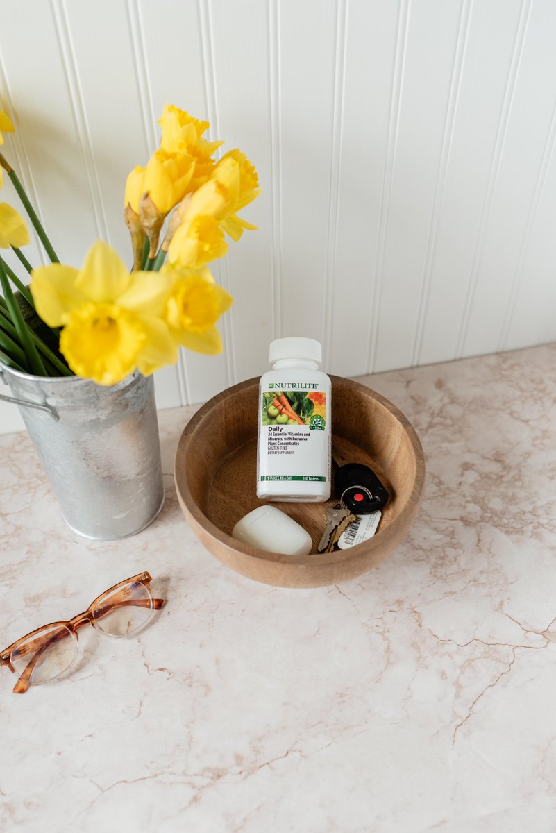 Amway's tweet photo. JUST in case you haven’t taken your vitamins yet today, here’s a reminder 😉 

Did you know that 60-87% of adults consume less than five servings of fruits and vegetables each day? 🤯 
#NutriliteDaily https://t.co/fVtcychO9V
