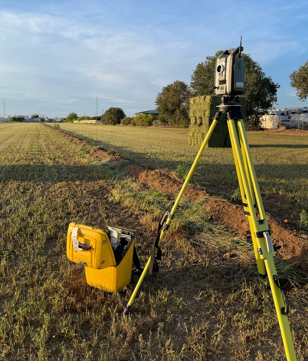 Everything set up and ready to rock on this sunny morning. ☀😎