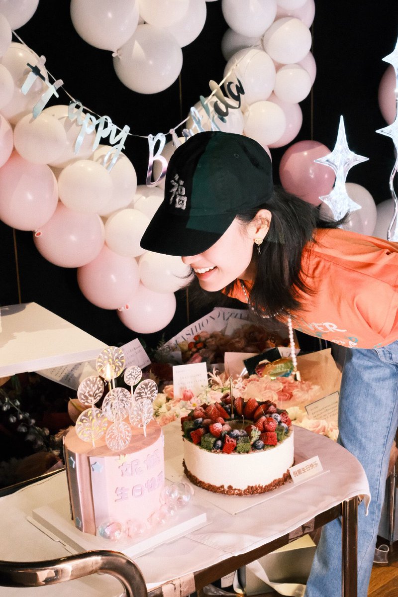 captainmiaonini's tweet photo. ni ni studio shares new photos of our birthday girl ni ni to celebrate her special day 🎂 ♡ (3/4)

#倪妮 #니니 #nini #หนีนี #倪妮0808生日快乐 https://t.co/qolbrKNUgR