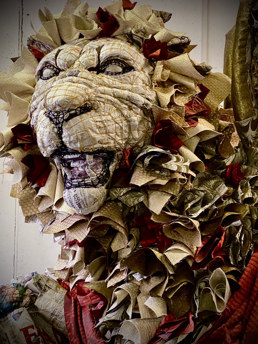 marcelot_art's tweet photo. LION OF VENICE - my artwork currently exhibited at @la_Biennale until 27 November 2022! Sala delle Armi “F”, Arsenale
#biennaledivenezia #bienalofvenice #biennalearte2022 #swatch #swatchartpeacehotel #swatchartpeacehotelresidency #lionofvenice #rubelli #rubellivenezia #marcelot https://t.co/0rdNMVbLqf