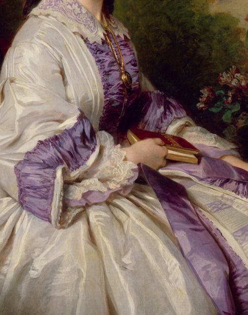 sophrisyne's tweet photo. purple fabric in art https://t.co/O00XYR038L