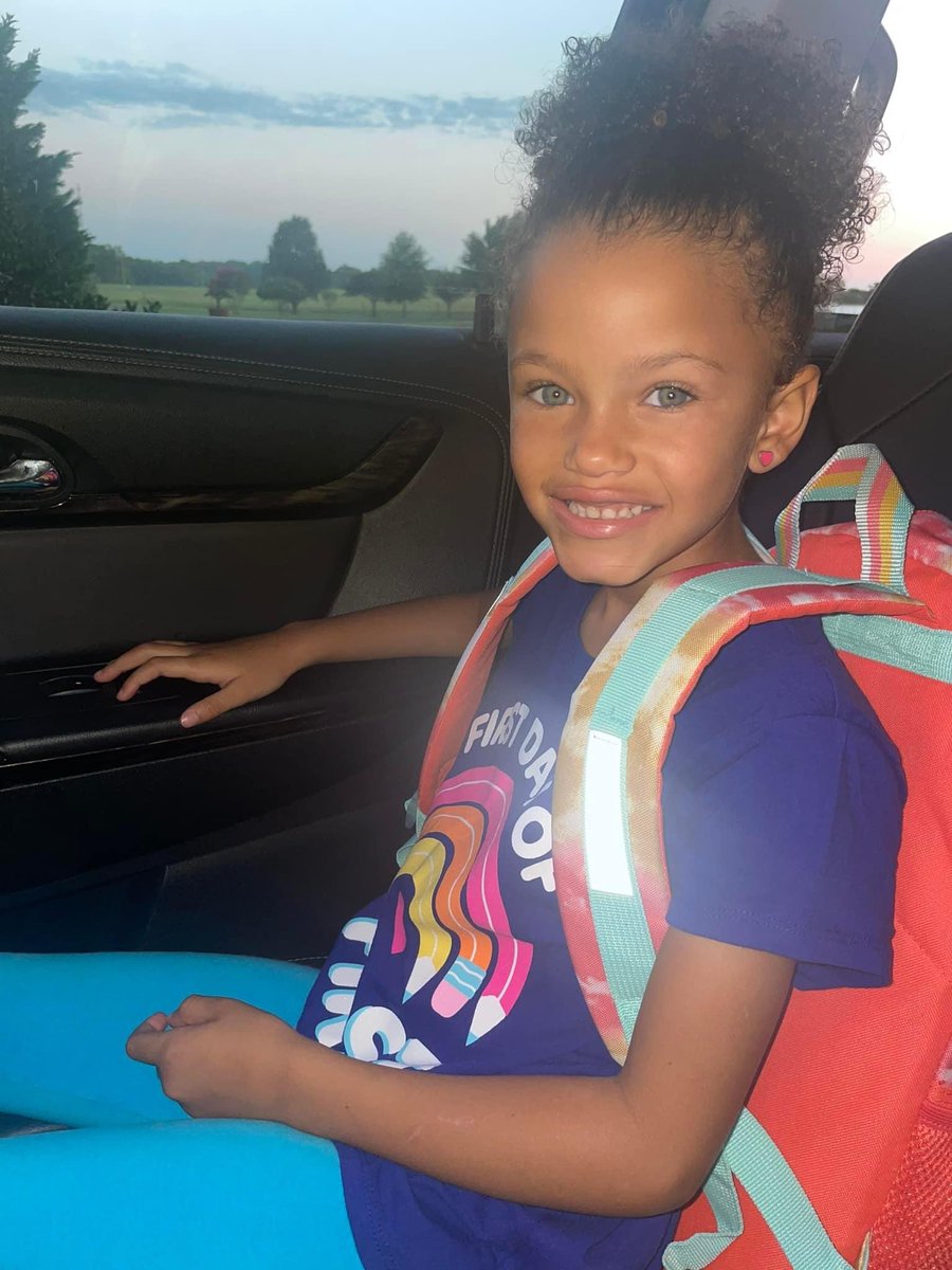 WinbushBryant's tweet photo. 1st day of 1st grade! https://t.co/HWUIXLA84d