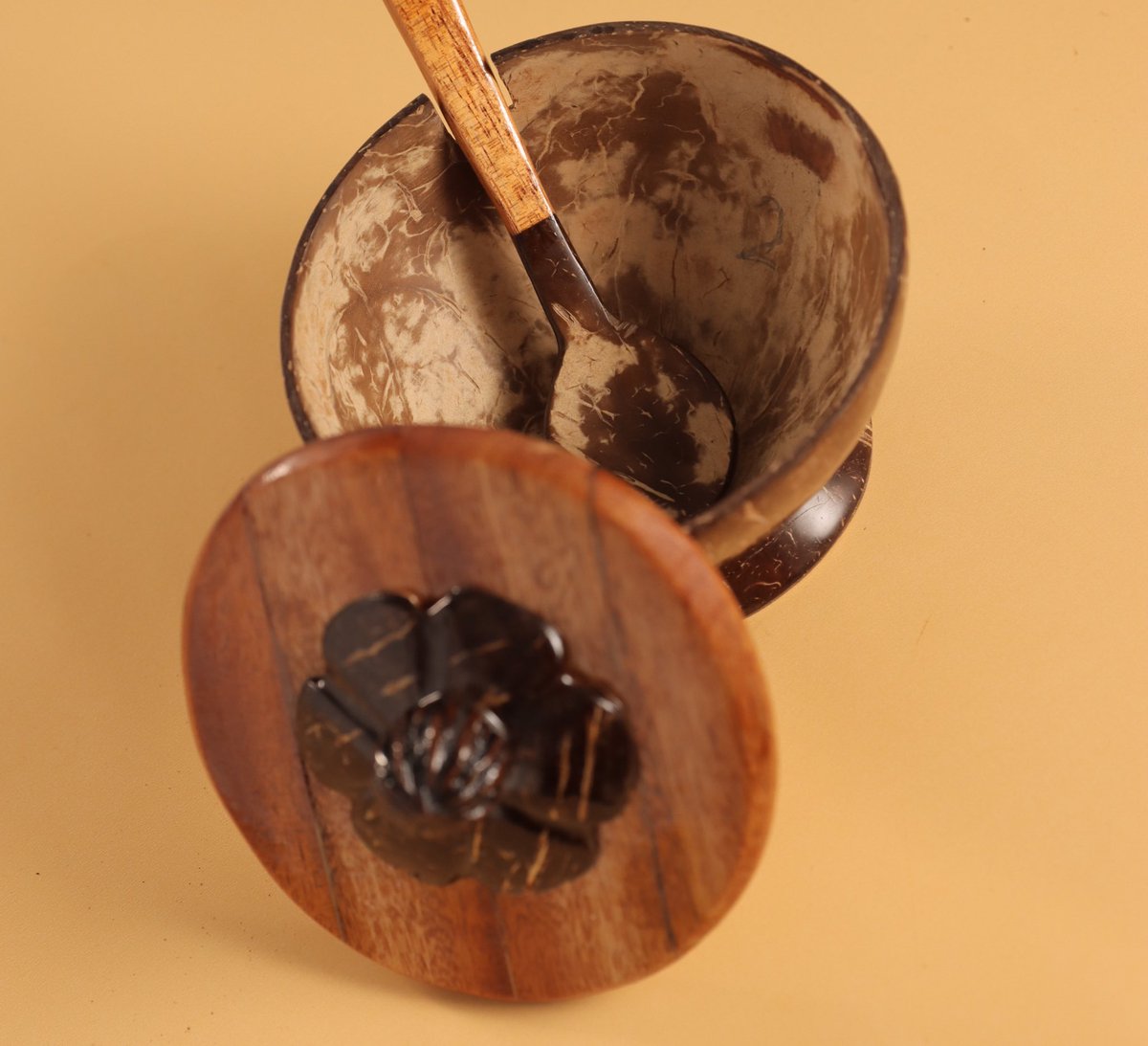 ¿Qué uso le darías a esta pieza en jícara de coco? 🥥 #ManosDominicanas #HechoEnRD #Supérate