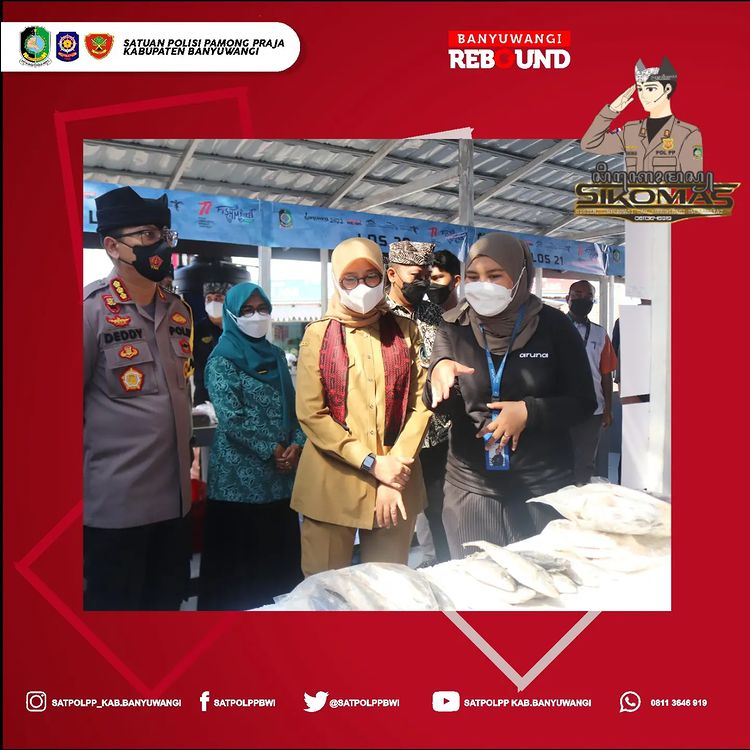 satpolppbwi's tweet photo. Hallo sobat Praja !
Senin, 08 agustus 2022 ,

Satuan polisi pamong praja kabupaten banyuwangi melaksanakan giat pengamanan festival Fish Market di kampung mandar 
@wawanyadmadi
@anacleto52
@SatpolPPJatim
@banyuwangi_kab
@ditpolpp_linmas https://t.co/IyDNBim8nf