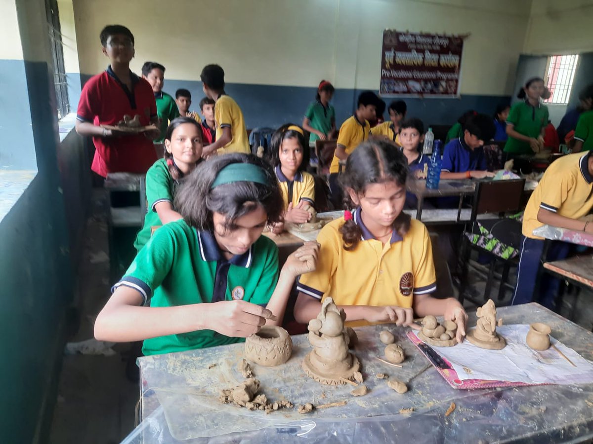 KVSITAPUR's tweet image. Pre-Vocational Education Programme (PVEP)- for Classes VI to VIII
(Day -2 : 05.08.2022)
Students learned about
#nursing
#artandcraft
#webpagedevelopment
#music
#yoga
#workexperience
under NEP-2020
#PVEP
#NEP2020
#BaglessDay
@EduMinOfIndia
@KVS_HQ
@DeputyKvs
@cbseindia29