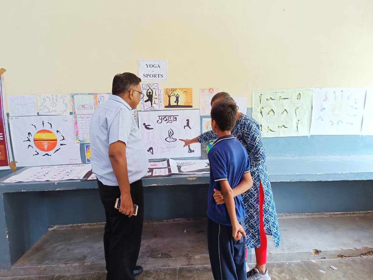 KVSITAPUR's tweet image. Pre-Vocational Education Programme (PVEP)- for Classes VI to VIII
(Day -3 : 06.08.2022)
Students learned about
#nursing
#artandcraft
#webpagedevelopment
#music
#yoga
#workexperience
under NEP-2020
#PVEP
#NEP2020
#BaglessDay
@EduMinOfIndia
@KVS_HQ
@DeputyKvs
@cbseindia29