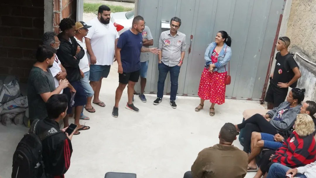 zemariarj's tweet photo. Palavra do dia: resiliência 💪🏽!
Ontem passei o dia com a @Let_Florencio e no último encontro em Nova Iguaçu, junto com Mônica e Davi, organizado pelo Cláudio, falamos para as pessoas sobre os desafios de reconstruir o Brasil,
#LulaNoPrimeiroTurno #ZePeloRio #AgendaDoZe
👇🏾👇🏾👇🏾 https://t.co/HRCV1J1V6W