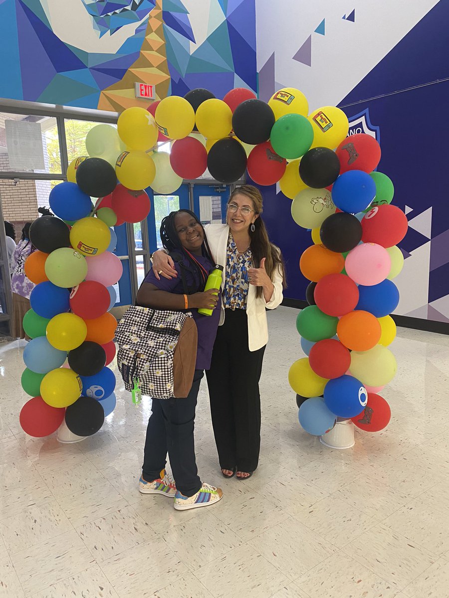 PathtoPinkston's tweet photo. The Medrano Dragons are roaring to return to school today! From PreK through 5th grade, the Dragons are ready to soar high this year! #Intersession @DragonsMedrano @MRamirezDISD @LisaAnnVega1 #BANDReady #LetsLevelUp https://t.co/MHrs8jZ6L4