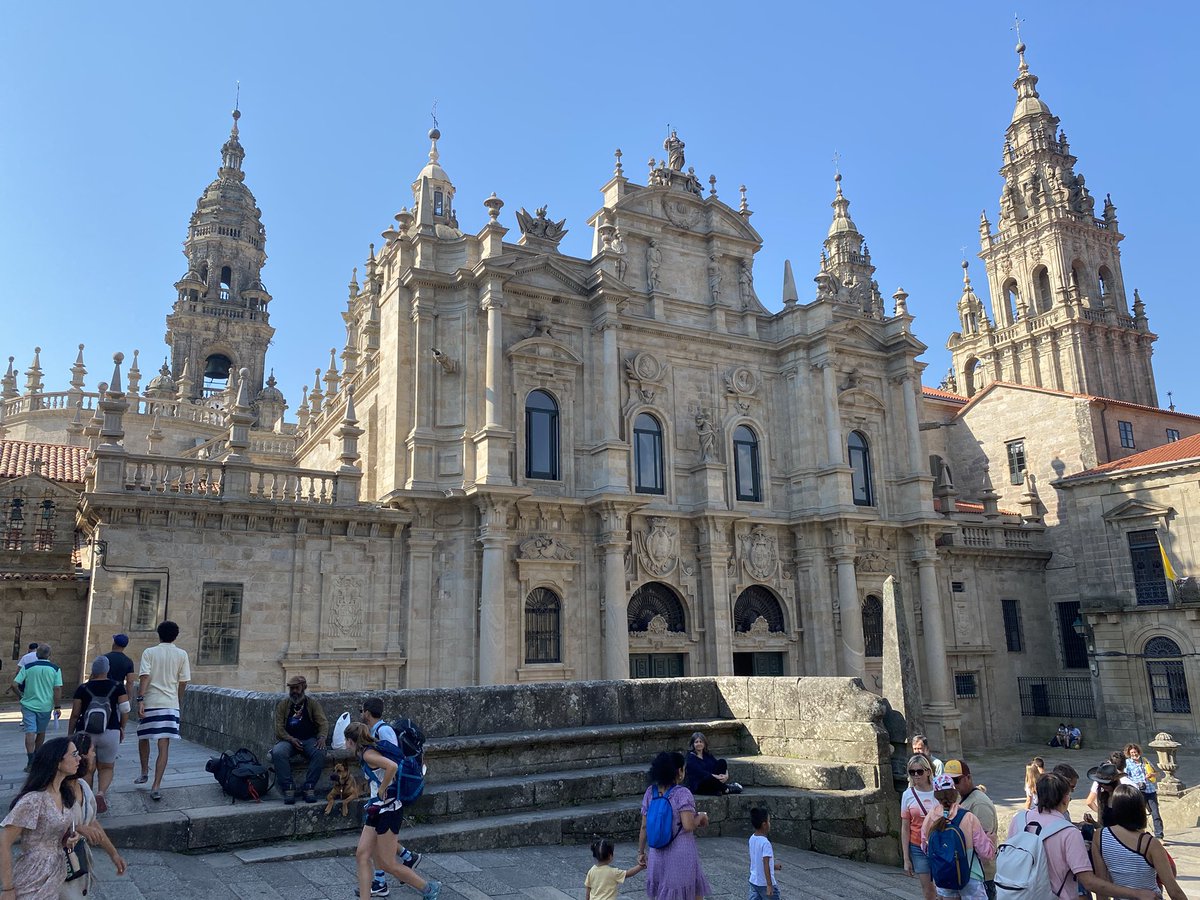 t_hersche's tweet image. Reaching Santiago in the morning, still already lots of people around #camino #caminodesantiago #Santiago
