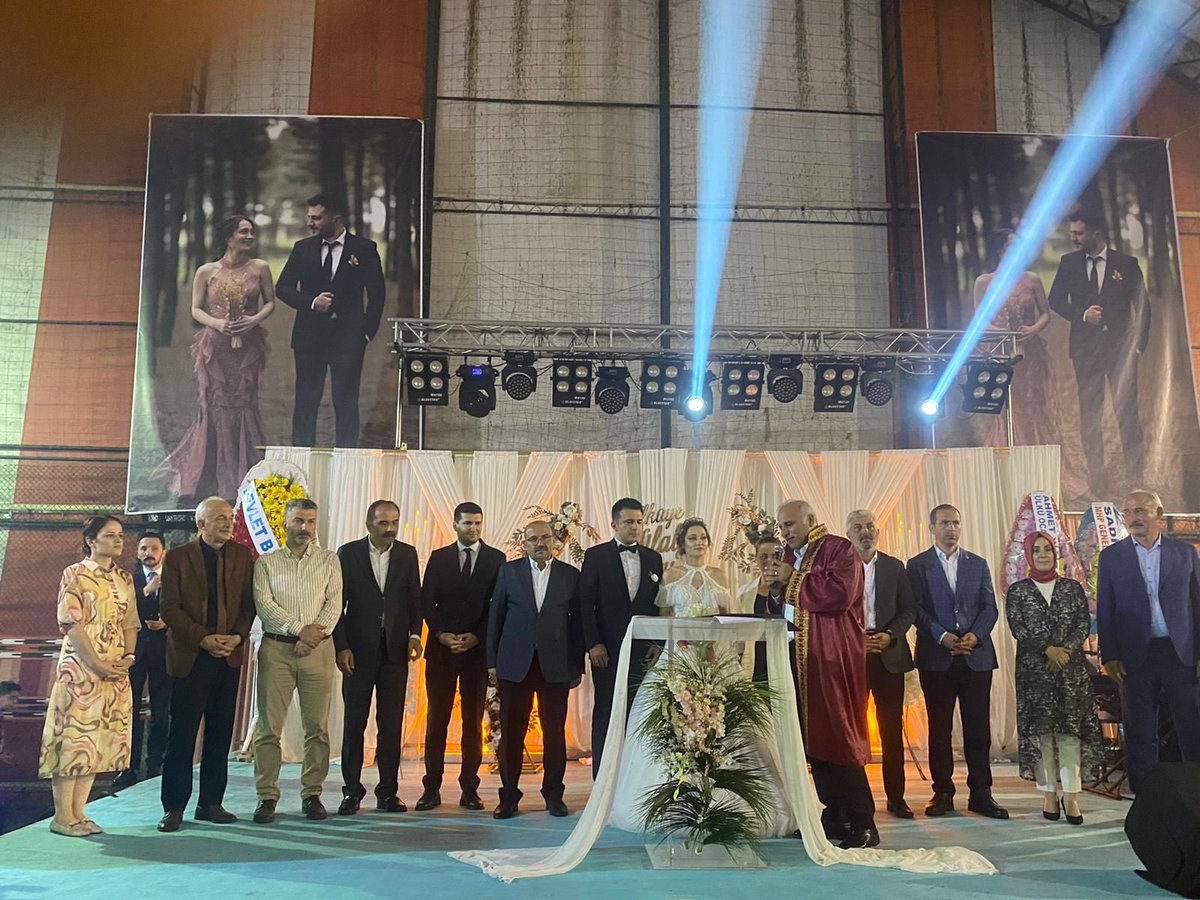 Şalpazarı Belediye Başkanımız Sn. Refik Kurukız'ın evladı Ülküye Hilal ve Altuğ kardeşlerimizin nikahına şahitlik ettik.

Mutluluklar diliyor, huzurlu ve sağlıklı bir ömür temenni ediyorum.