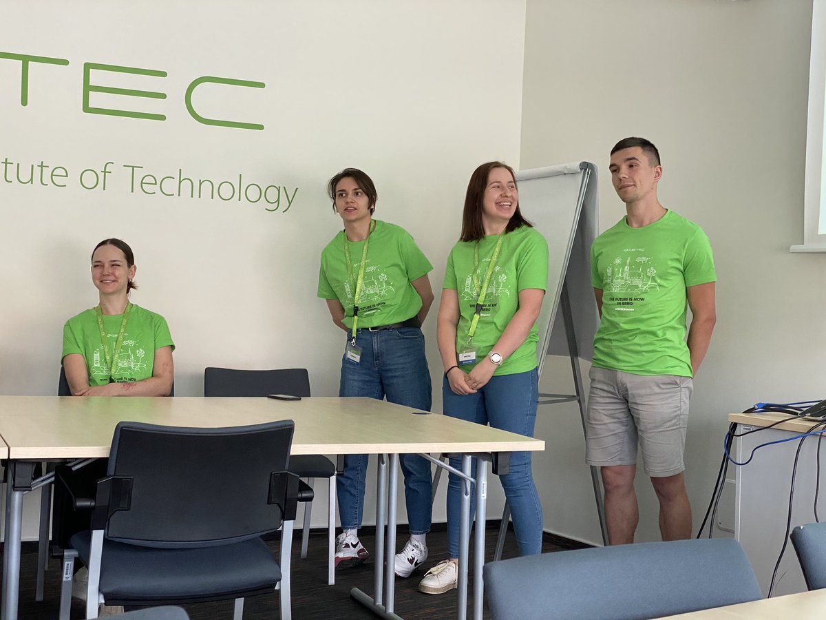 CEITEC_Brno's tweet photo. Je to tu 💚#CEITECStudentTalent Letní škola 2022 na @CEITEC_Brno @VUTvBrne začala 👏🏻 

Celkem 18 účastníků z celé ČR a Slovenska bude pod dohledem našich doktorandů pracovat na vybraných vědeckých tématech 👍🏻👍🏻👍🏻

#CEITECScience #brnoregion https://t.co/j0KUILaWC7