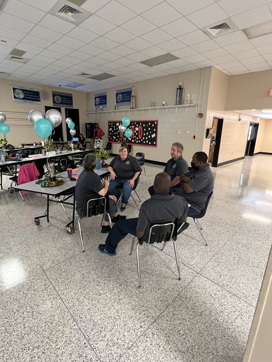 wright4kiddos's tweet photo. Welcome back, teachers! We celebrated the educators who have impacted our lives by participating in listening circles. https://t.co/2nDf6wl4yD