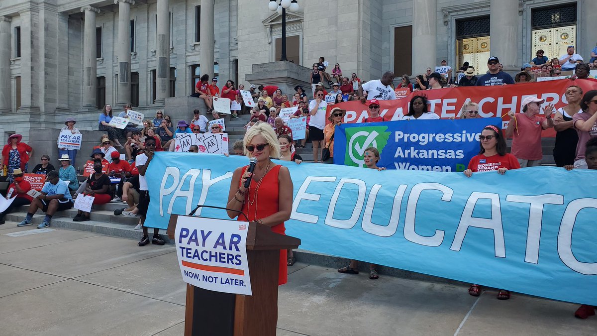 lebemmbar's tweet photo. #PayAREducators #PayARTeachers https://t.co/qBNxPipe9L