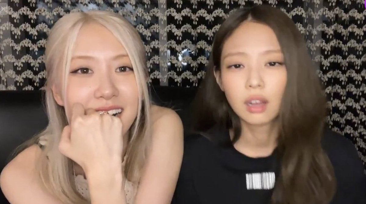 roseannepics's tweet photo. my chaennie https://t.co/KTyf5JVEC5