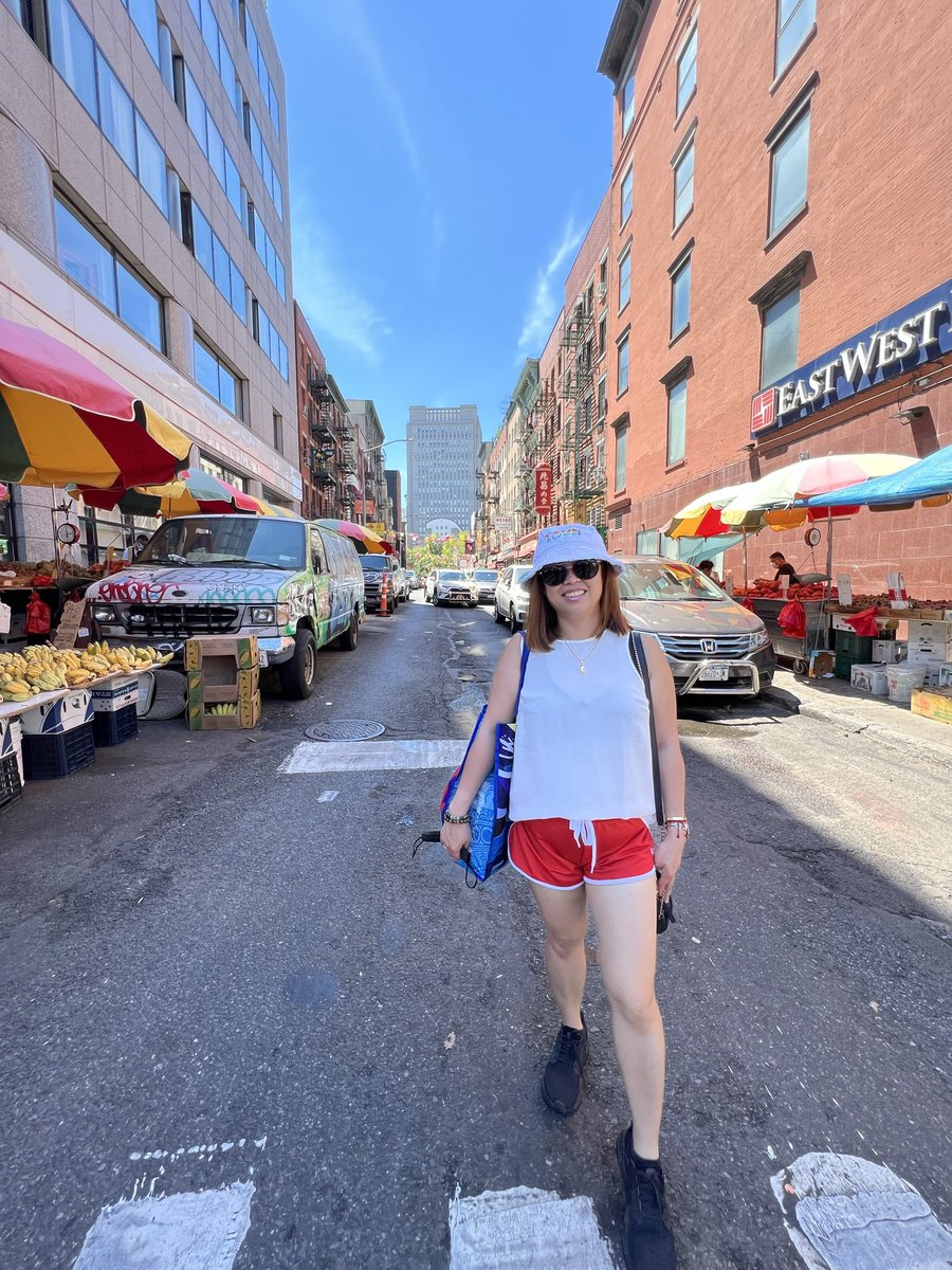 BrandsLechon's tweet photo. China Town NYC 🇺🇸🇺🇸🇺🇸 https://t.co/kua7KpYk3O