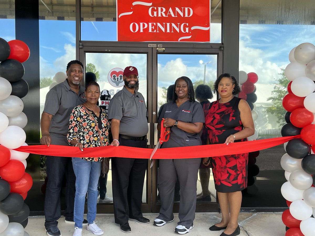 AudreyGibsn2eet's tweet photo. Congratulations CEO Mia Jones and AGAPE on the grand opening of yet another clinic  with a pharmacy to serve the community! Proud of you and all your strides to address health care disparities! #nowopenat1680DunnAve https://t.co/AKONe2x0mY
