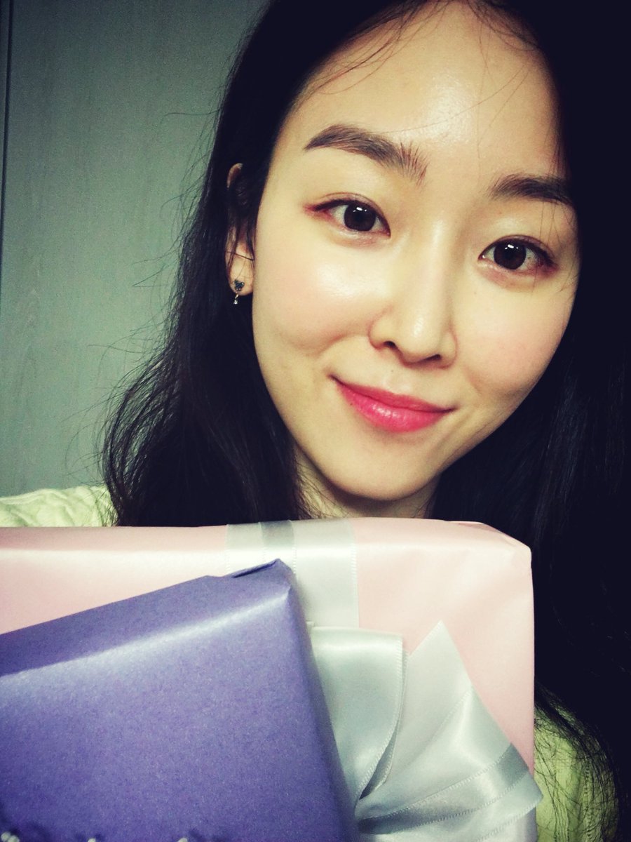 hyenjin85's tweet photo. 나만 느끼나요? 왜 연예인들은 보정 안한게 더 이쁘죠? 현진언니는 더 그런거 같네요…?#서현진 https://t.co/PZNIR9trTJ