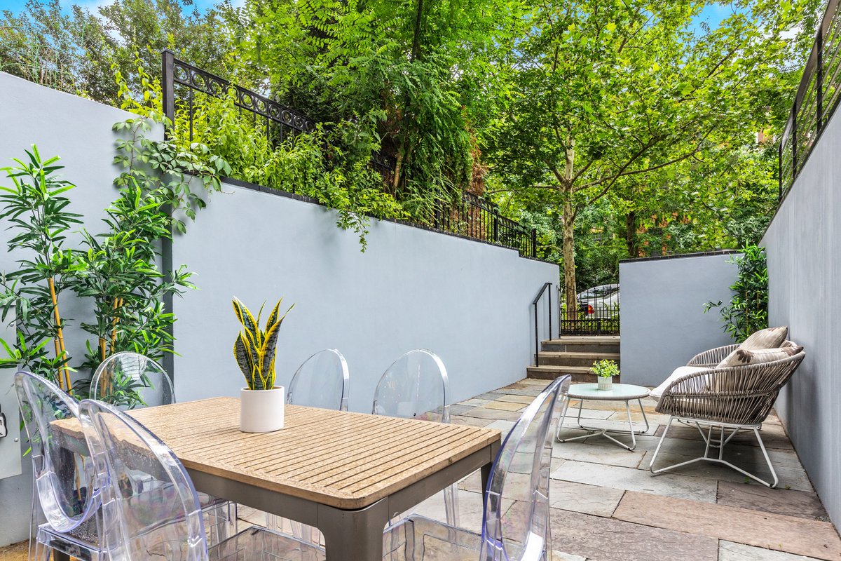 Urban Pace tweet media