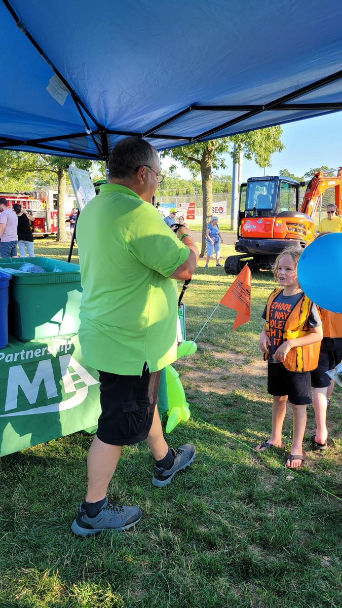 PTMA19454's tweet photo. We had another successful bike helmet giveaway at National Night Out in Montgomery Twp last week. Thanks to all of our sponsors for helping us to keep our communities safe! @npvnafoundation @HarleysvilleB @UnivestCorp #AmblerSavings Bank #JeffersonHealthAbington #PartnershipTMA https://t.co/UgCCUObkvV
