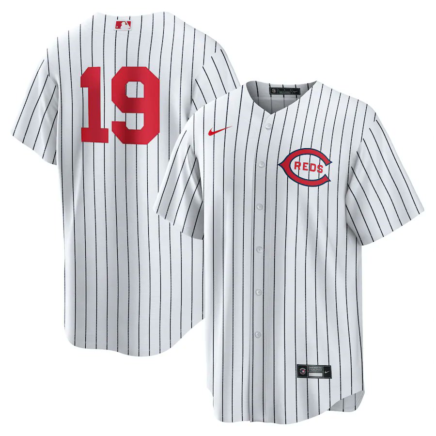 CincyProblems's tweet photo. The #Reds 1919 Throwback Uniforms for the #FieldOfDreams game! 🌽⚾ https://t.co/fZYaHr1tM4