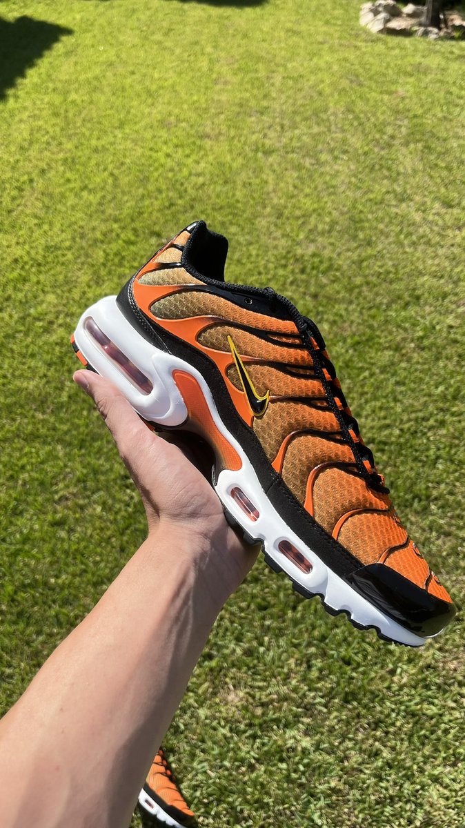 melladitto's tweet photo. Round 2 🧡 @FootLockerEU #footlockereu https://t.co/RQoL5FxVJS