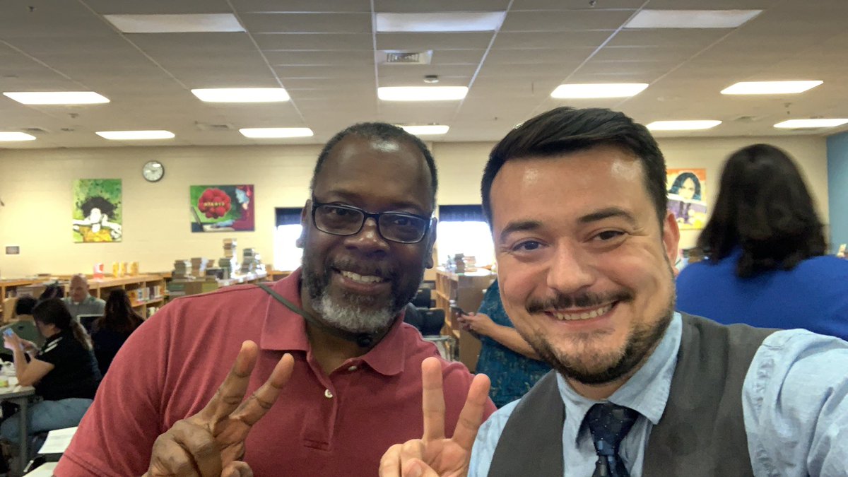 Stephengarika's tweet photo. #NISDzspace #zspace #middleschoolscience learning how to incorporate AR in special population design. https://t.co/ep39Baceh9