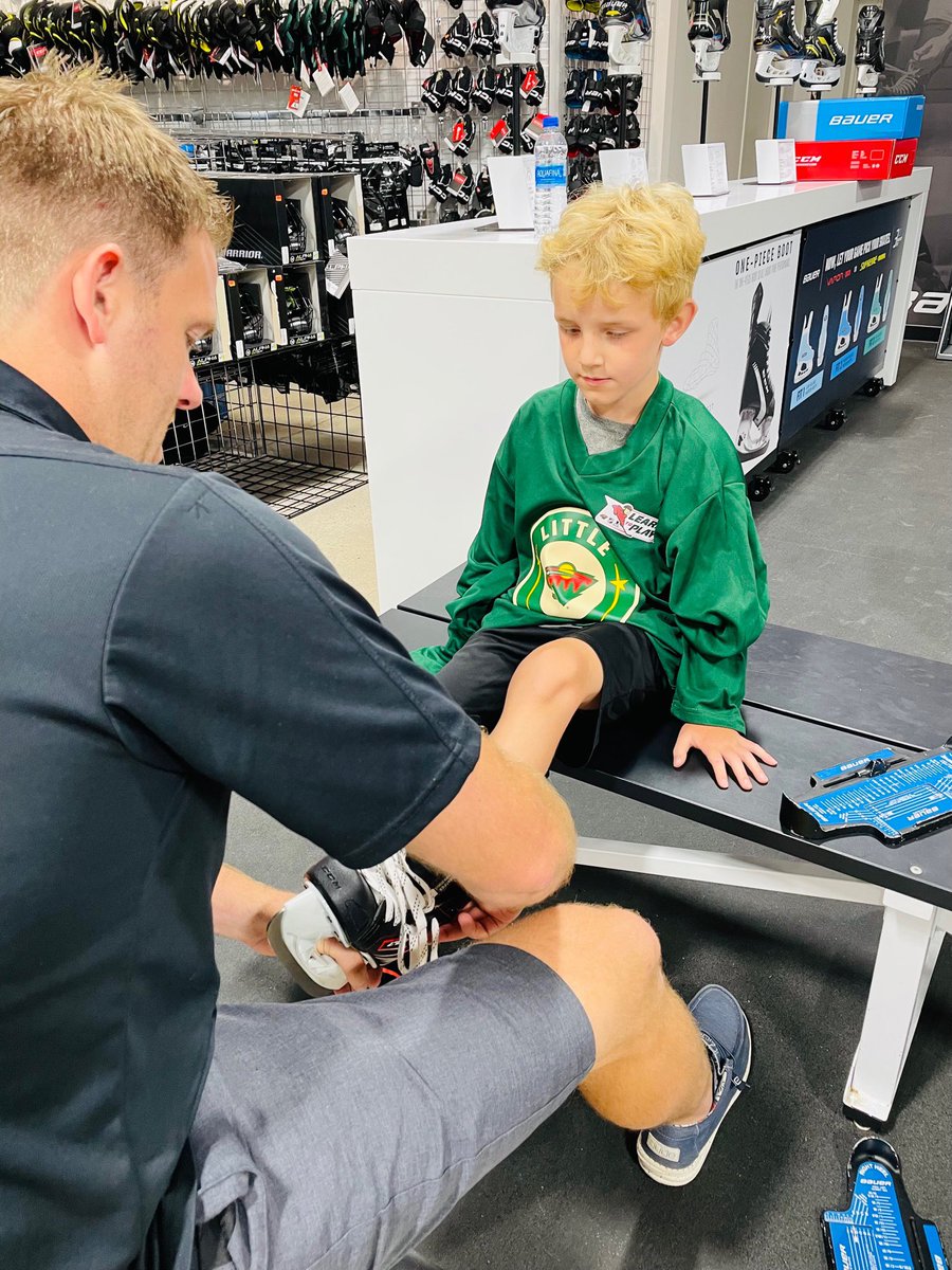 PureHockey's tweet photo. We had a blast in Woodbury, MN this weekend gearing up the #LittleWild for their Learn to Play sessions! 😁 https://t.co/cLLLeczt9e