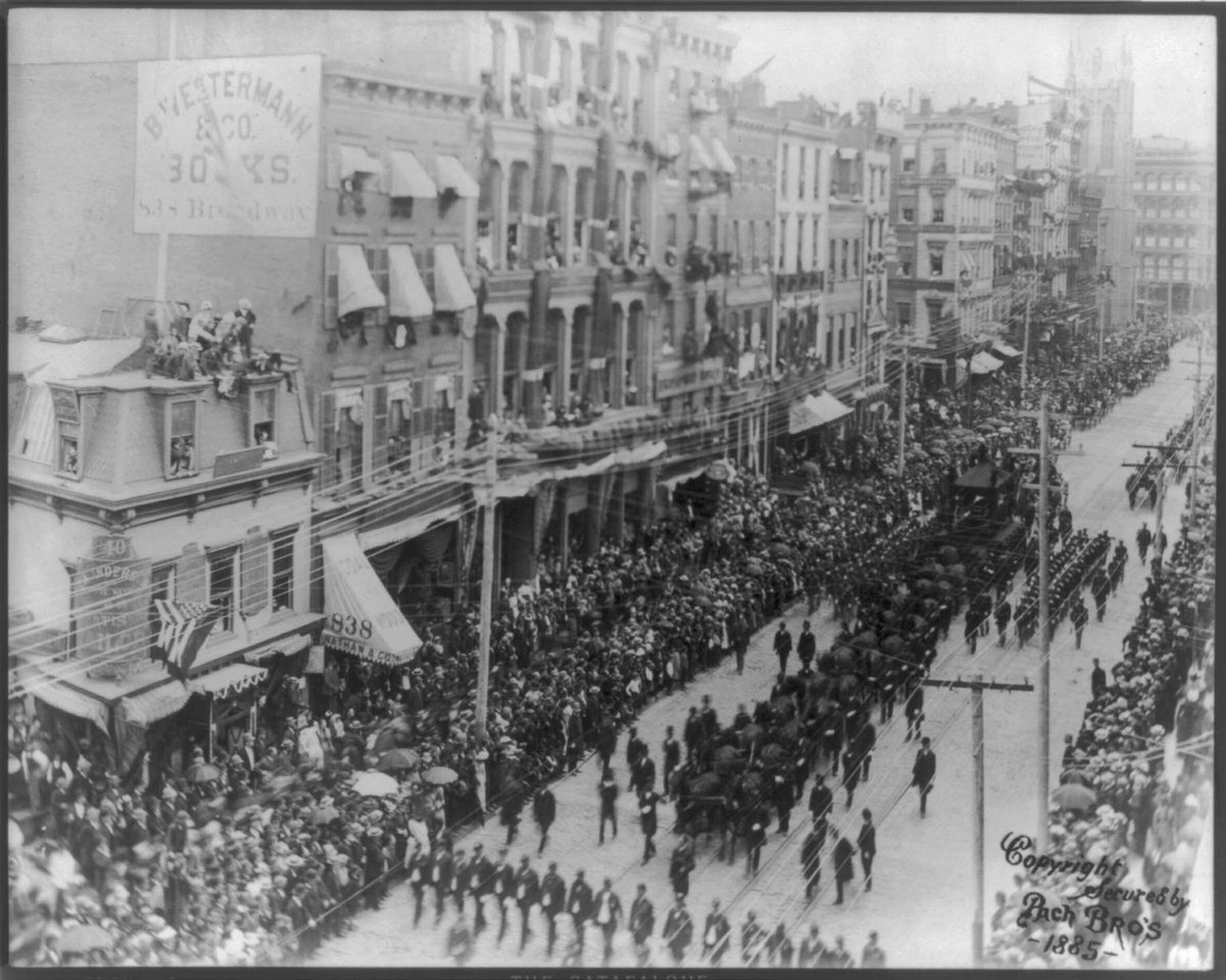 On August 8, 1885, the then-largest gathering in #ushistory occurred in #nyc — the funeral of Ulysses S. Grant, former head of US forces in the American #CivilWar &amp; 18th president of the US. 1.5 million spectators. 60,000 in the procession. #onthisday #ulyssessgrant #potus