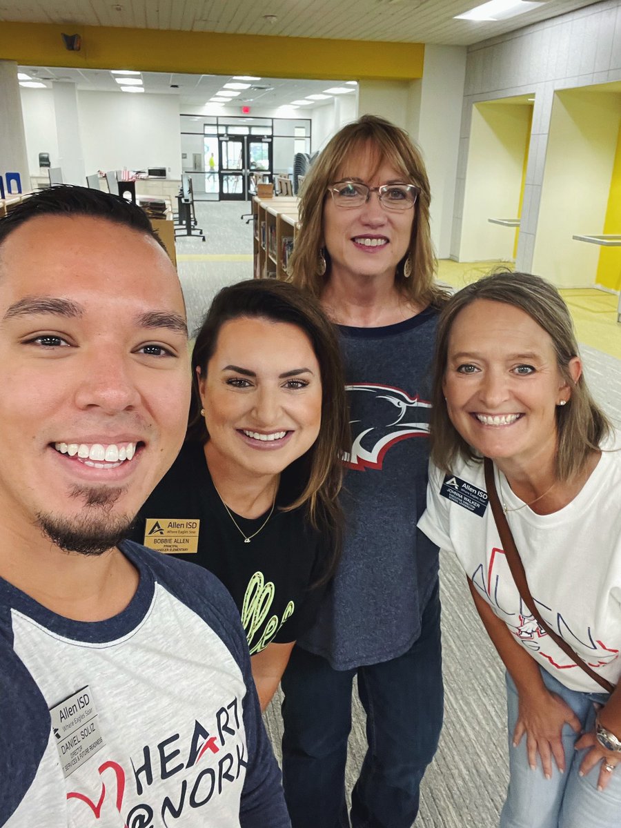 Moving into the beautifully renovated Chandler Elementary with Principal Allen! 😍📦 So excited for our <a href="/cheetahchandler/">Carlena Chandler Elementary School</a> students to learn in this innovation, fun, and engaging facility! <a href="/ChandlerPrin/">Bobbie Allen</a> <a href="/JohnnaWalker/">Johnna B. Walker</a>