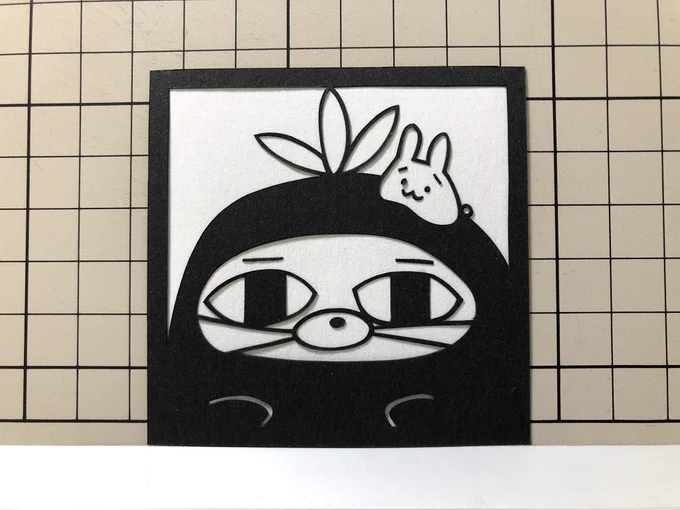 @poporonn38 全然関係ないけど切り絵作ったのでお納めください… 