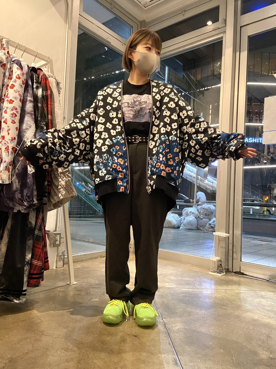 yukidill's tweet photo. 仕事終わりに滑り込みで来てくれたあかねさん☺️💭150cmでもしっかりMA-1を着こなすあたりがKIDILL女子。MA-1確定🥹‼︎ 女性や小柄な方はご参考にどうぞ✍️✨#kidill #HELLHAUS #受注会 https://t.co/zi25sHyCyZ
