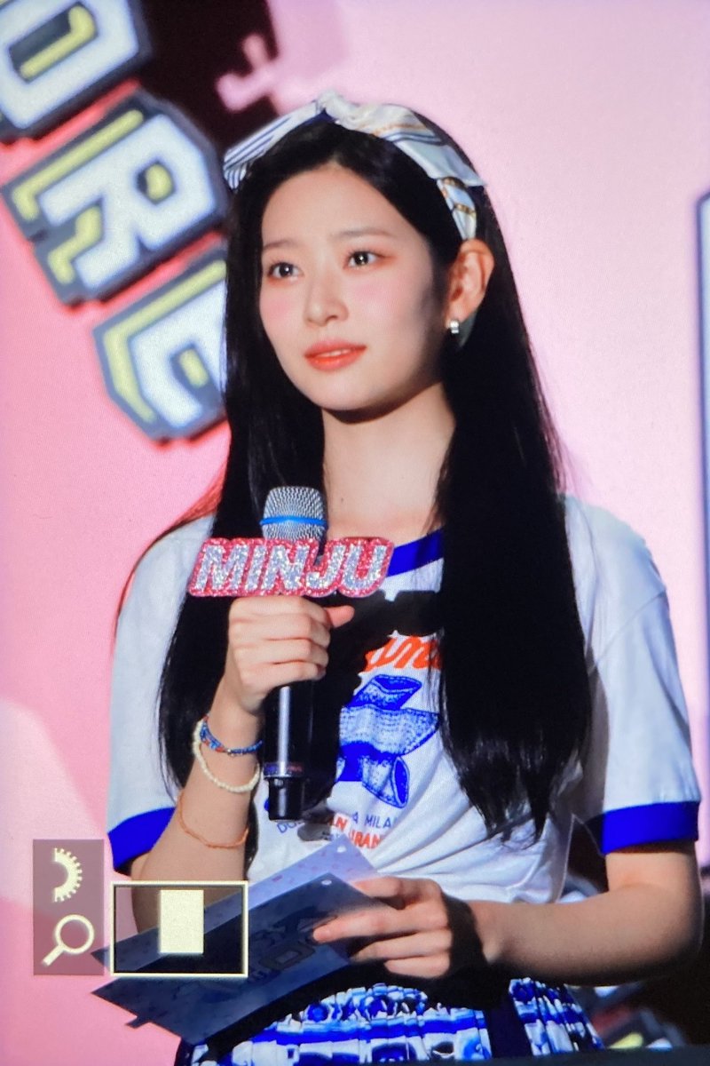 010205mj's tweet photo. 220808 울산😂 #김민주 #KIMMINJU https://t.co/aZ1U8uJcz3