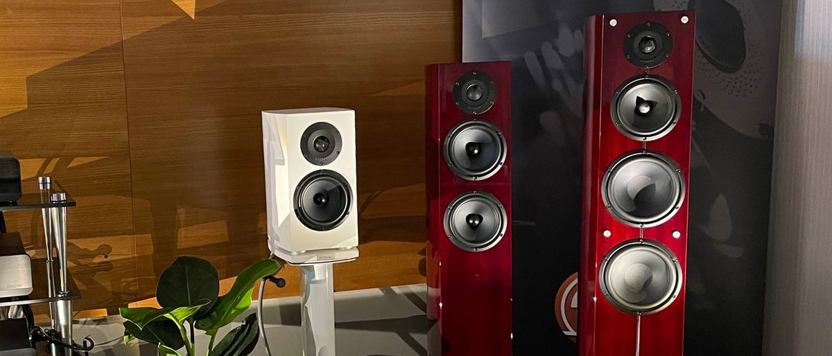 hometheatergeek's tweet photo. When I think of France, images of croissants, Champagne, and the Louvre come to mind. And yet the French are also known to make many a fine and interesting audio product as well. See our recent review!

#atohm #gt2hd #loudspeakers

https://t.co/P6oNo4Xn9j https://t.co/7vYVQDYyob