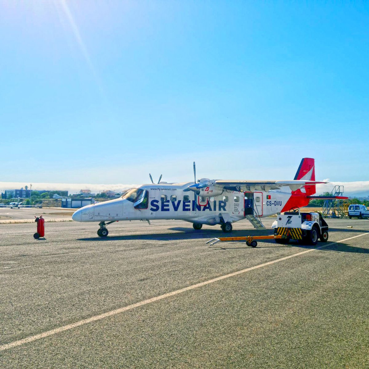SevenairGroup's tweet photo. Agosto é um dos meses com maior procura da nossa Linha Aérea regional, consulte online os valores e horários disponíveis em: https://t.co/vGyMMwJ2C8  𝗕𝗿𝗮𝗴𝗮𝗻𝗰̧𝗮 – 𝗩𝗶𝗹𝗮 𝗥𝗲𝗮𝗹 – 𝗩𝗶𝘀𝗲𝘂 – 𝗖𝗮𝘀𝗰𝗮𝗶𝘀 – 𝗣𝗼𝗿𝘁𝗶𝗺𝗮̃𝗼
🌐 https://t.co/fsU7dG0kG9
📞 707 100 141 https://t.co/JUDSCkFcHt