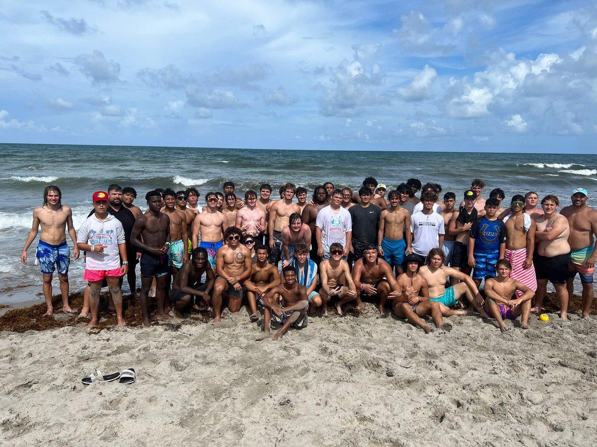 #bobcatnation Beach Day
#football #hollywoodbeach #endofsummer #fallkickoff #teambonding #familyday