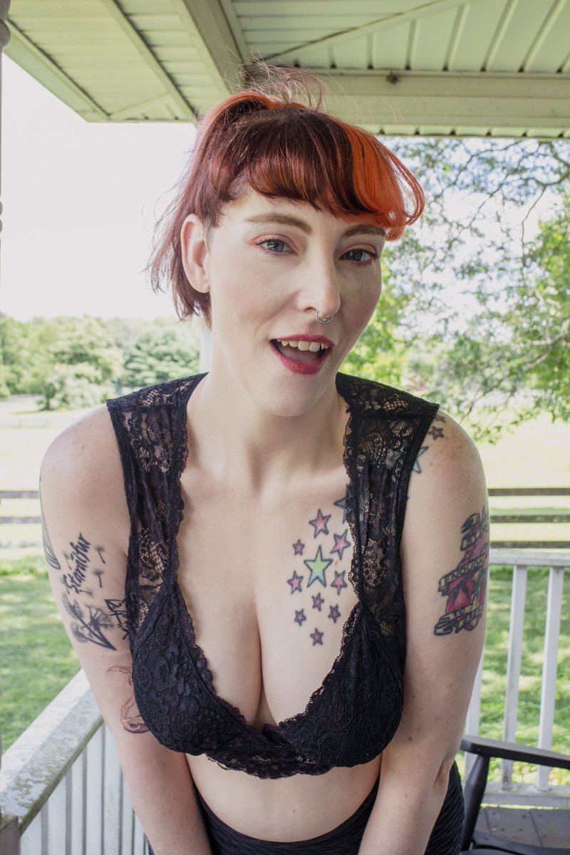Good morning my beautiful doves! Where are your 👀 #goth #gothsummer #altmodel #nsfwtwt #nsfw