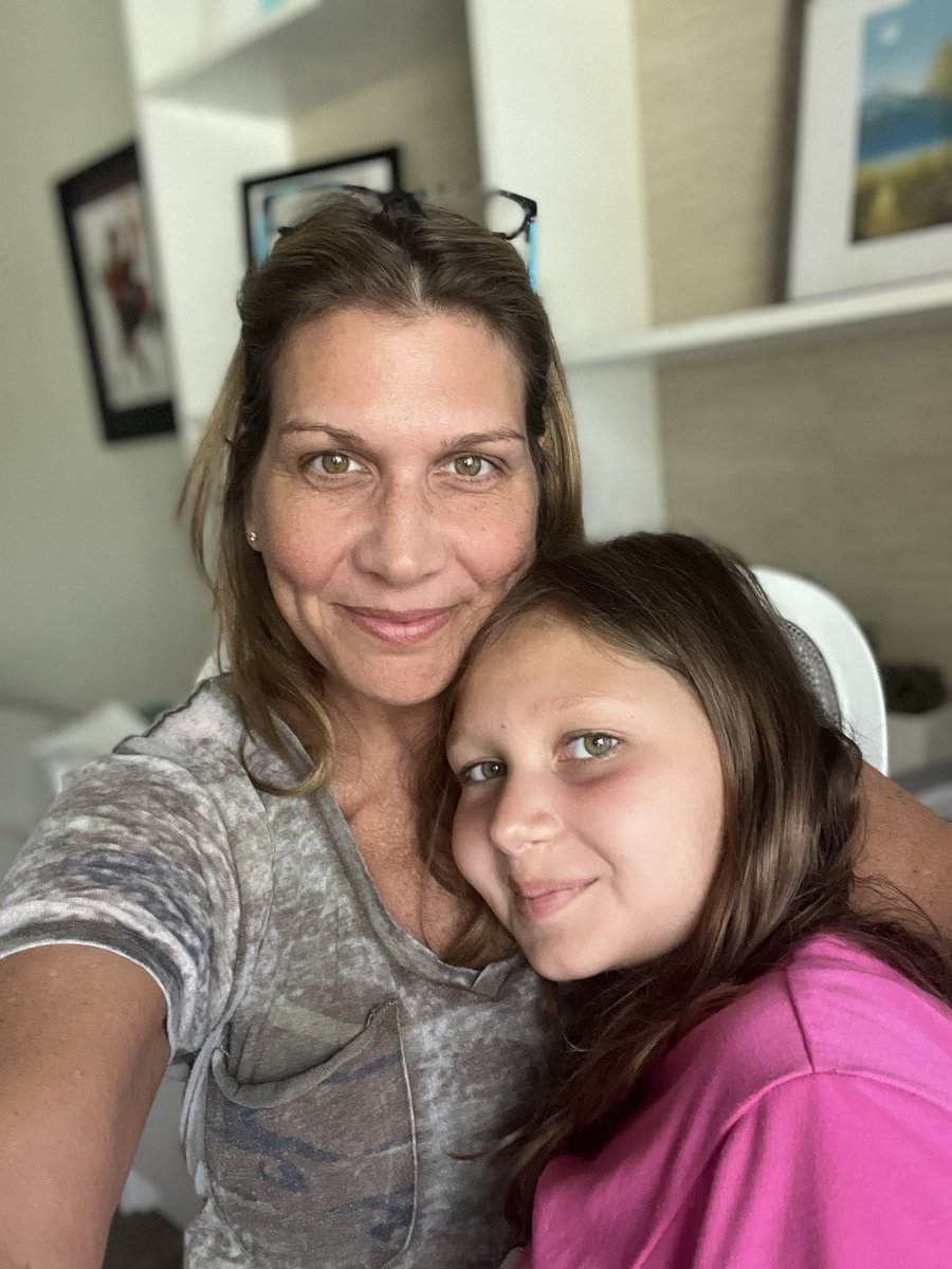 kristenhewitt's tweet image. Last week of summer - so grateful I can work from home and soak this up. ❤️

#stopgrowing #thisis10