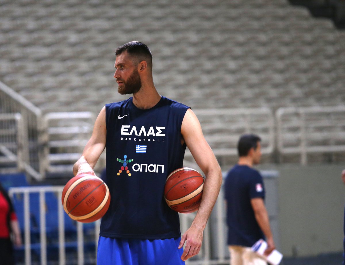 spanossergios's tweet photo. Άσχημα τα νέα με Παπαγιάννη...😳
Αμφίβολη η συμμετοχή του μέχρι και στο Ευρωμπάσκετ του Σεπτεμβρίου, λόγω πόνων στο τένοντα στον οπίσθιο μηριαίο.
Οι εξετάσεις θα δείξουν το χρονικό της απουσίας του Έλληνα ψηλού.
#paobc #OlympiacosBC #HellenicBC #EuroBasket #Greece https://t.co/qt0KtLeaPA