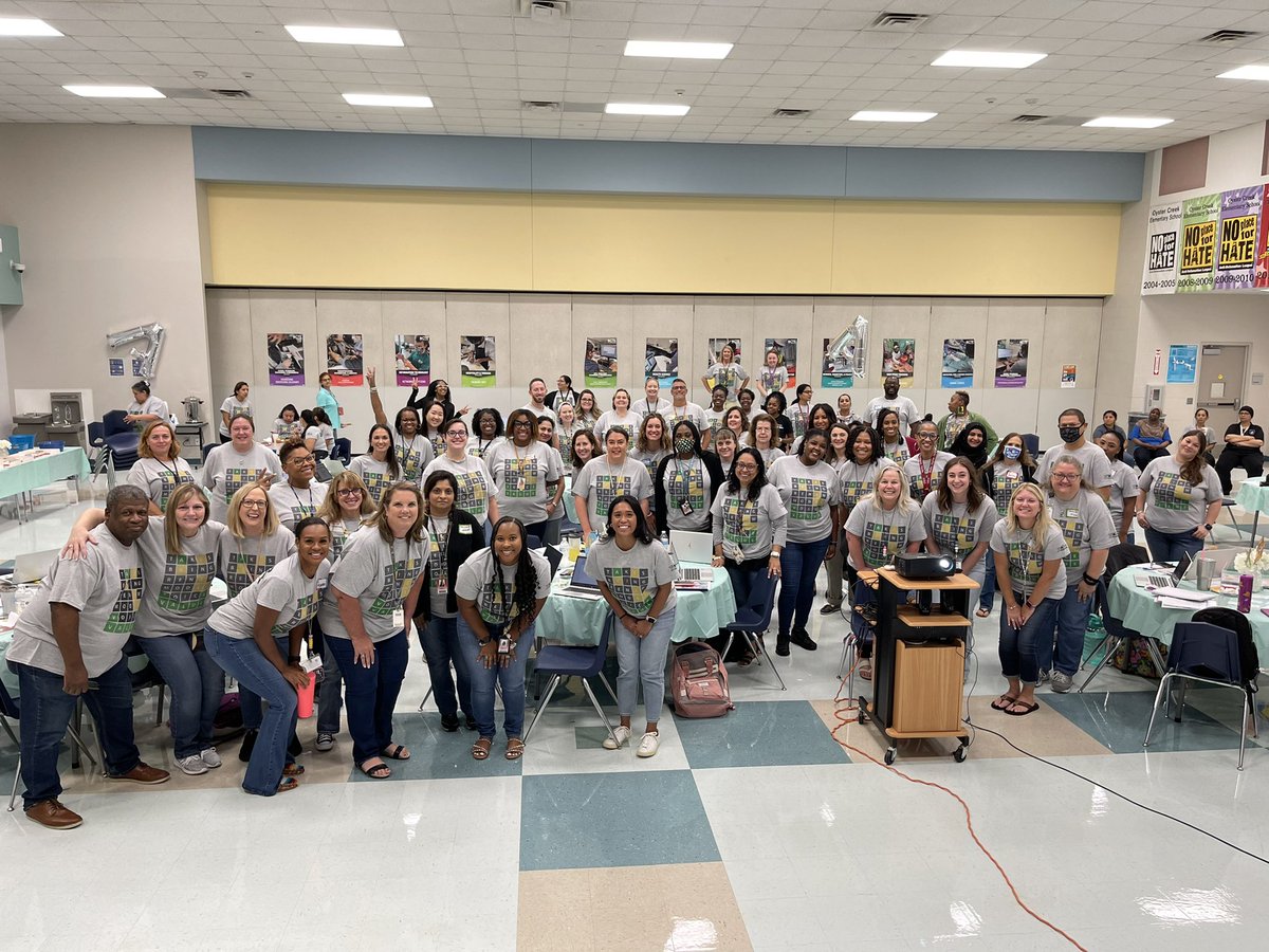 OCE_BlueJays's tweet photo. OCE is ready for a great convocation message!!
#KnowYourImpact #OCEProud @deanna_olson19 @idaford09 @FortBendISD @DrKwabena https://t.co/TykZMkzvZi