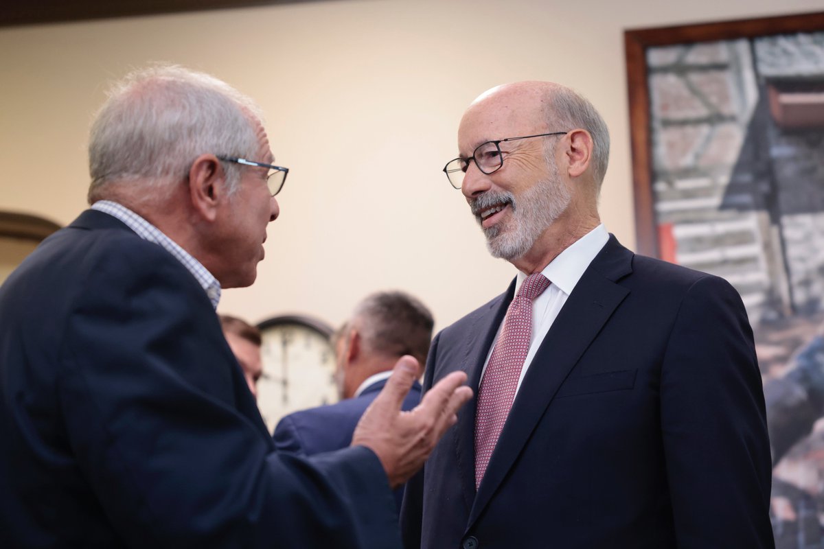 GovernorShapiro's tweet photo. Today, I'm happy to be in York to celebrate a game-changing reduction in Pennsylvania’s Corporate Net Income Tax.

As part of my last budget, I signed legislation that will put PA on a path to a 4.99% CNIT.

It also includes changes to ensure tax quality and fairness in PA. https://t.co/PoALS9Om5E