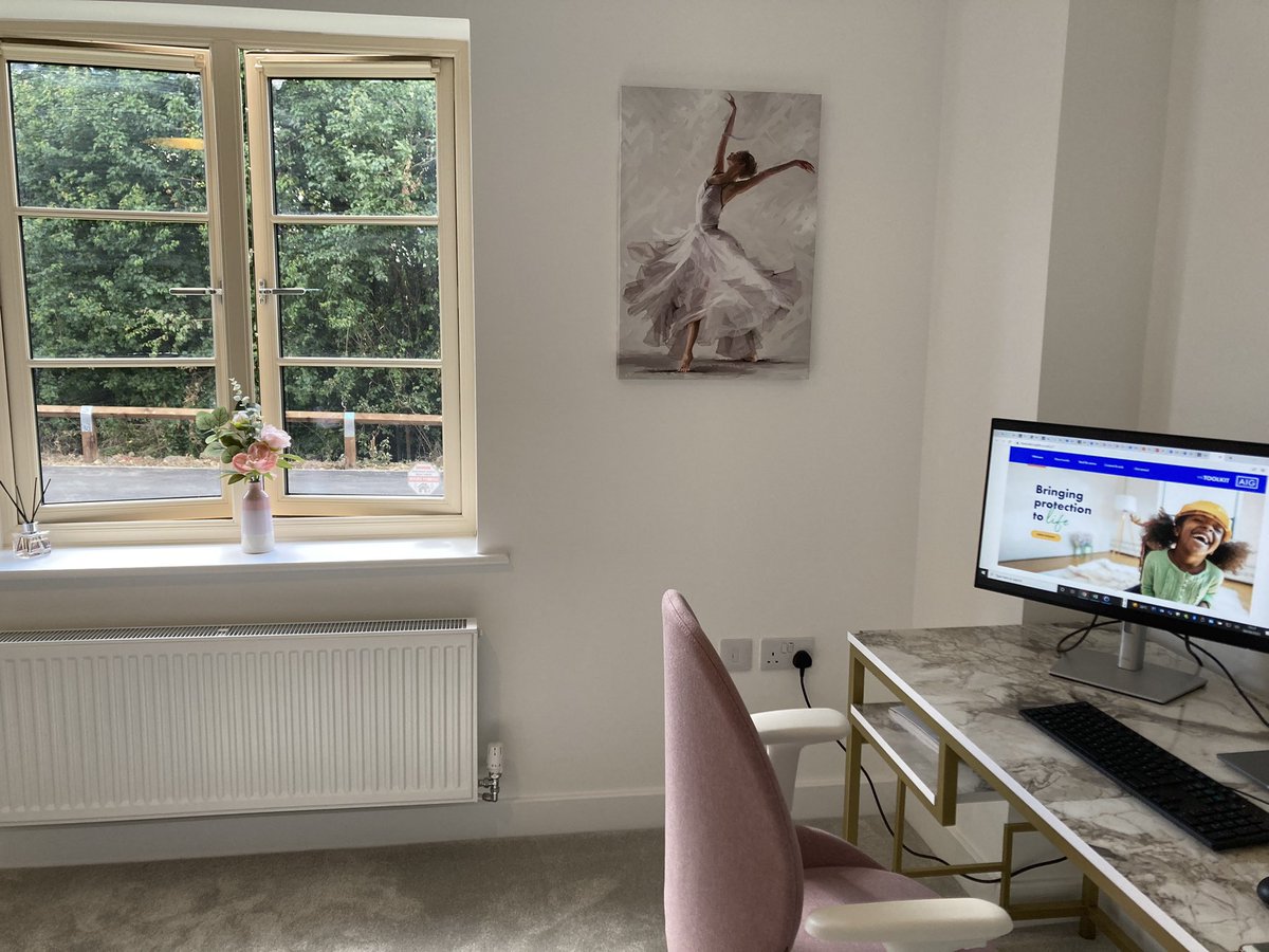 I am officially in my new house and I have an office that make me smile. Have a great week everyone 🥰