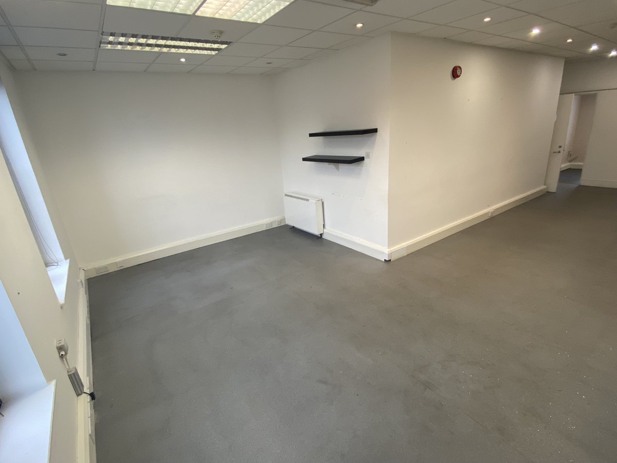 Propertynicc's tweet photo. T O L E T - C O M M E R C I AL

📍130a Great Victoria Street
💰 £10,000 per annum
📐 Circa 2,465 sqft
🔘 Rates Approx £6,337

If you're interest in this unit and would like to discuss further, please contact our Commercial Agent on (028)9032 4555.

#RealEstate #Belfast https://t.co/IoKmGjtoW5