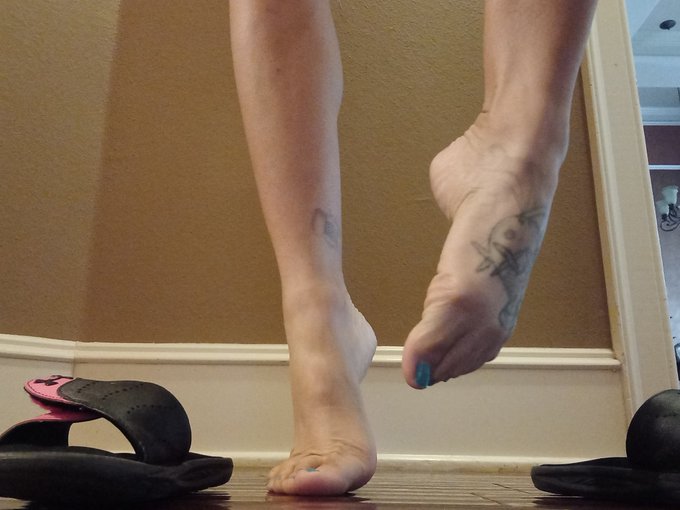 #toes for my #AFootLove   #Adrenalynn #AdrenalynnTOAO #foottattoo https://t.co/7Ty9QwjMzg<a href="/tag/toes"class="tags">#toes</a><a href="/tag/afootlove"class="tags">#AFootLove</a><a href="/tag/adrenalynn"class="tags">#Adrenalynn</a><a href="/tag/adrenalynntoao"class="tags">#AdrenalynnTOAO</a><a href="/tag/foottattoo"class="tags"><span>#foottattoo</span></a>