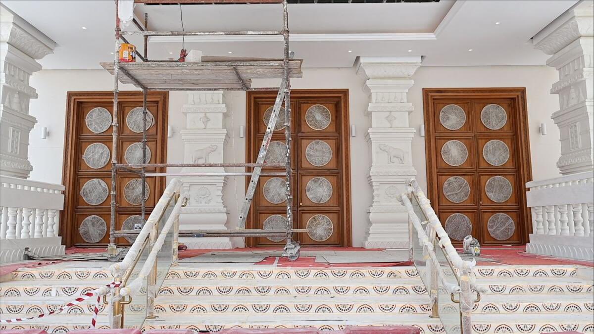 Exclusive first look at interiors of a new Hindu temple 🛕 in Jebel Ali, Dubai 🇦🇪. 
Doors will open to public on 5 October 2022.
