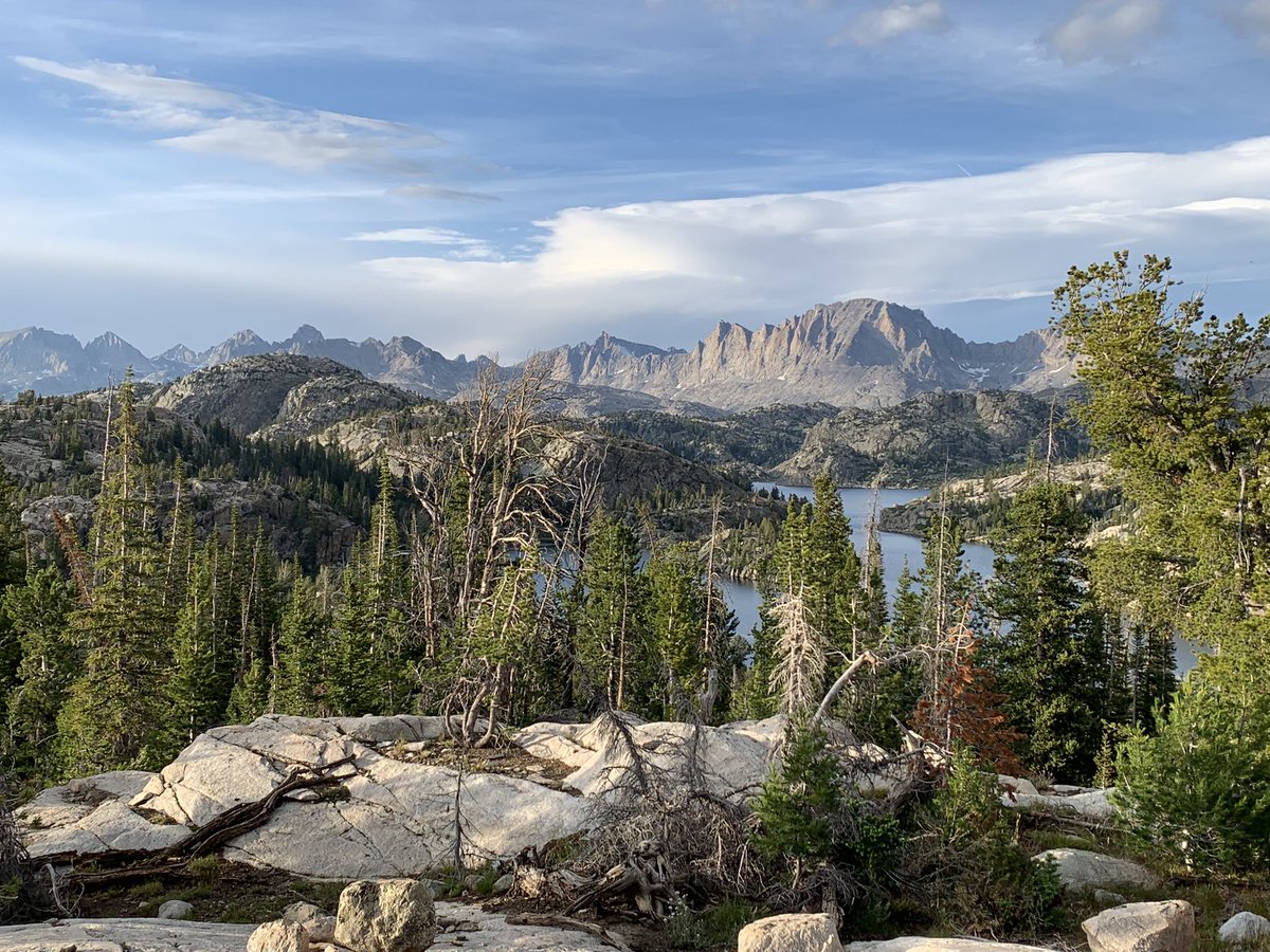 KarenWyGis's tweet photo. Mountains make my soul sing. Thereβs no place better in August. #windrivermountains #wildnerness #leavenotrace https://t.co/sso8qhWbvo