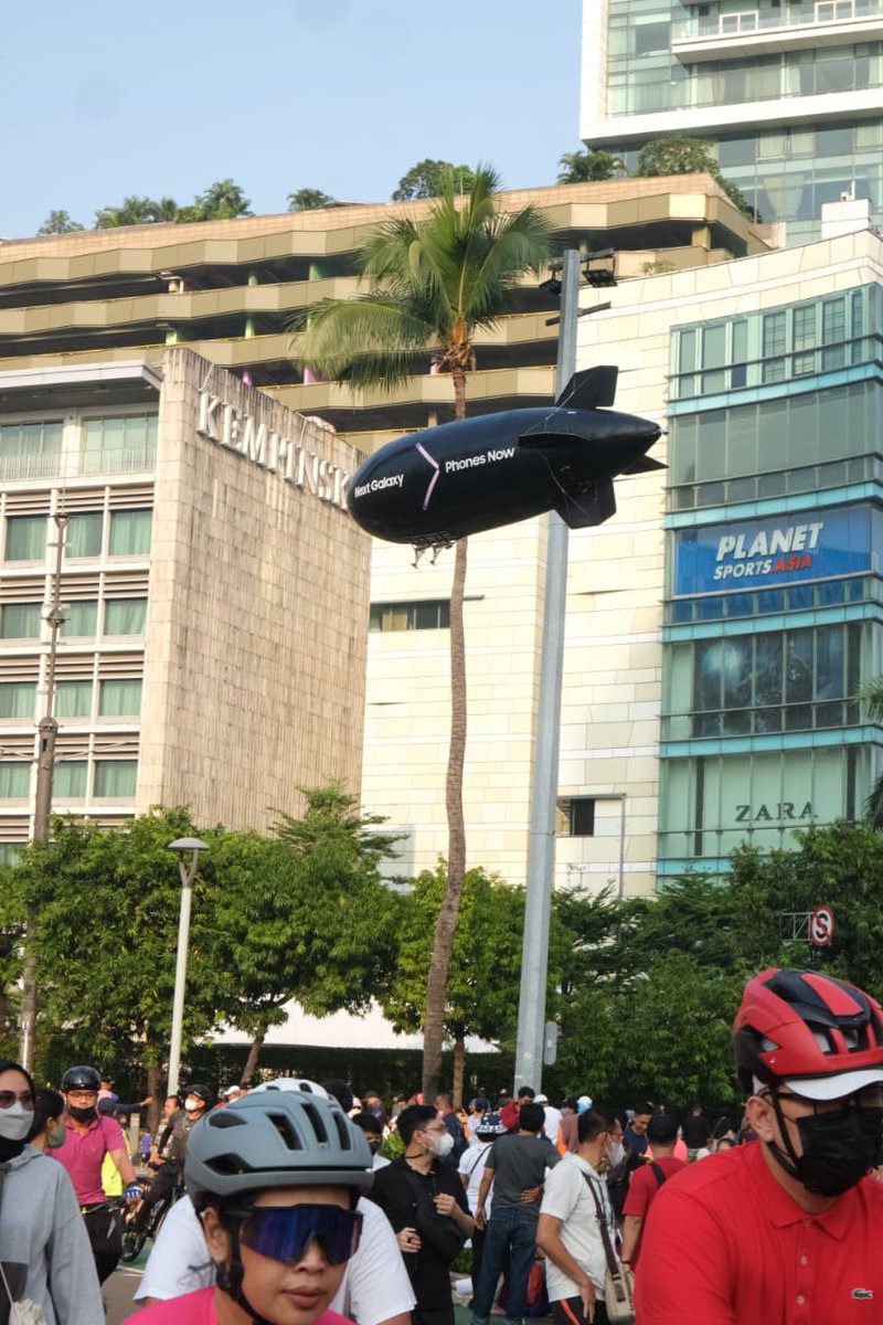 AndriMason's tweet photo. ini apaan dah? jadi kepo #SamsungUnpacked https://t.co/NuDvwSGmEd