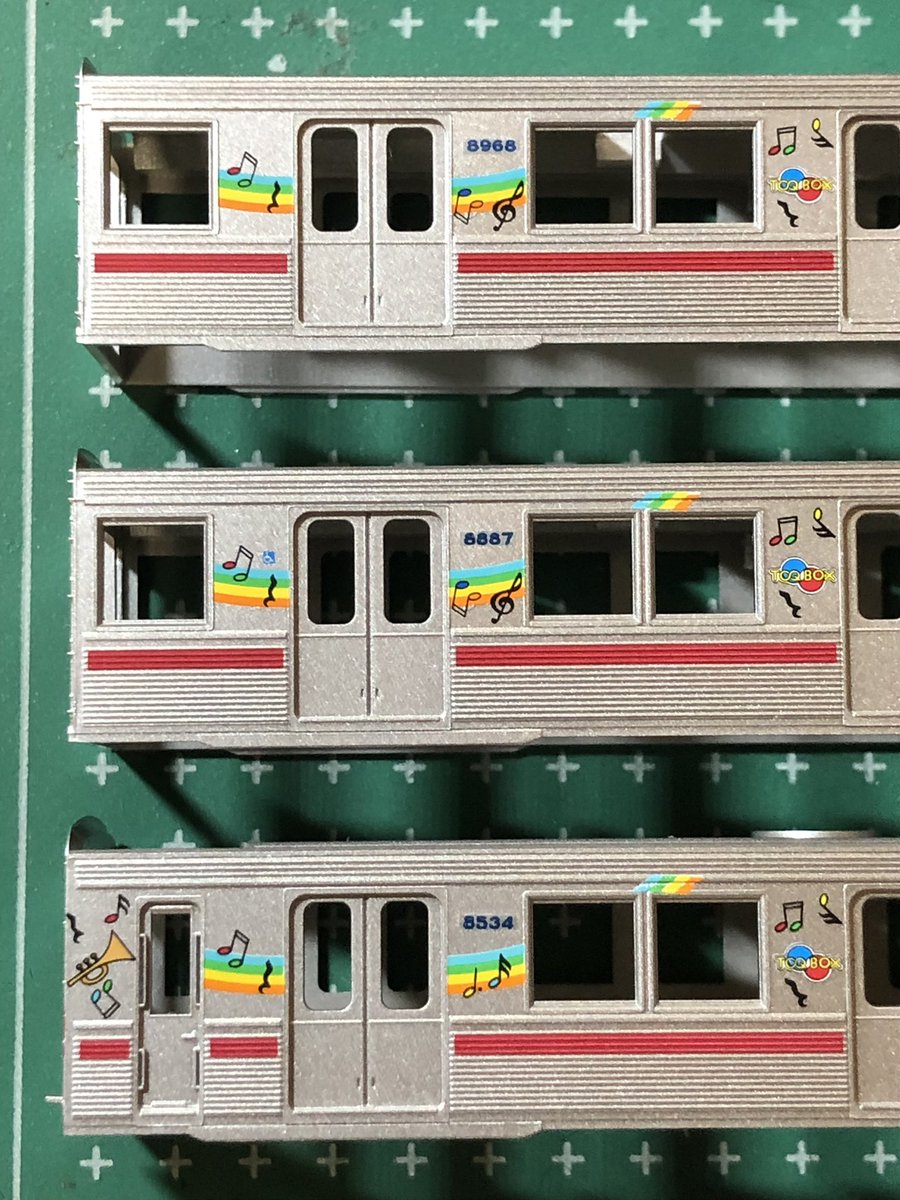 tkk103series's tweet photo. 8634Fのキットに車番インレタを入れました。
車番はトレジャー製で、プレートは世田谷車輌さん　#sscmodel の銀マスクインレタを使用。8637Fと同じく2003年頃を再現すべくスカートはエコノミーキットから加工。
行先•運番•種別は恒例の黒塗り化を予定。
#東急8500系
#ありがとうハチゴープロジェクト https://t.co/lMuTY8e5yZ